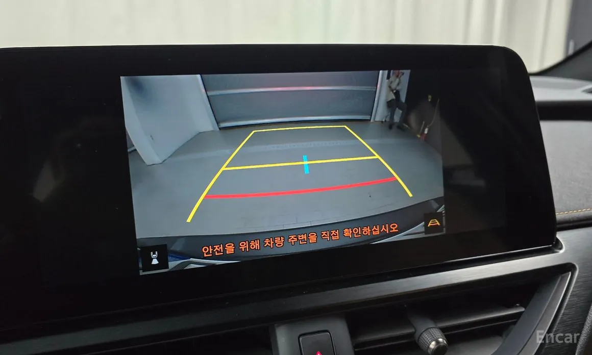 Фото 15 - Lexus UX