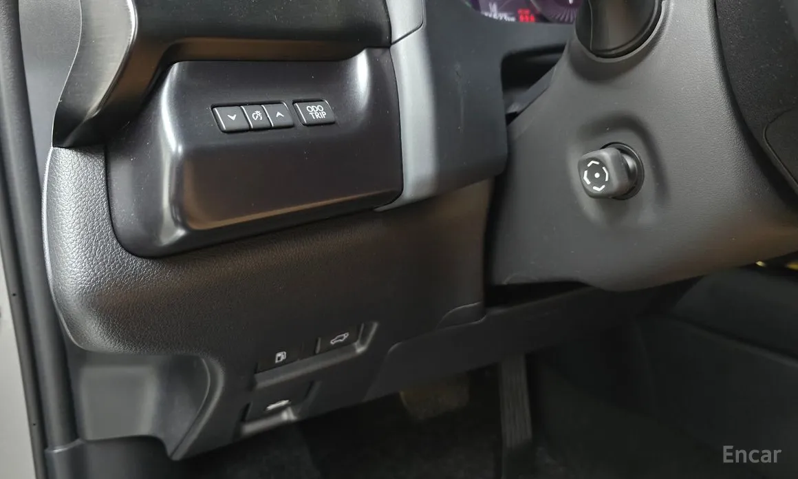 Фото 17 - Lexus UX