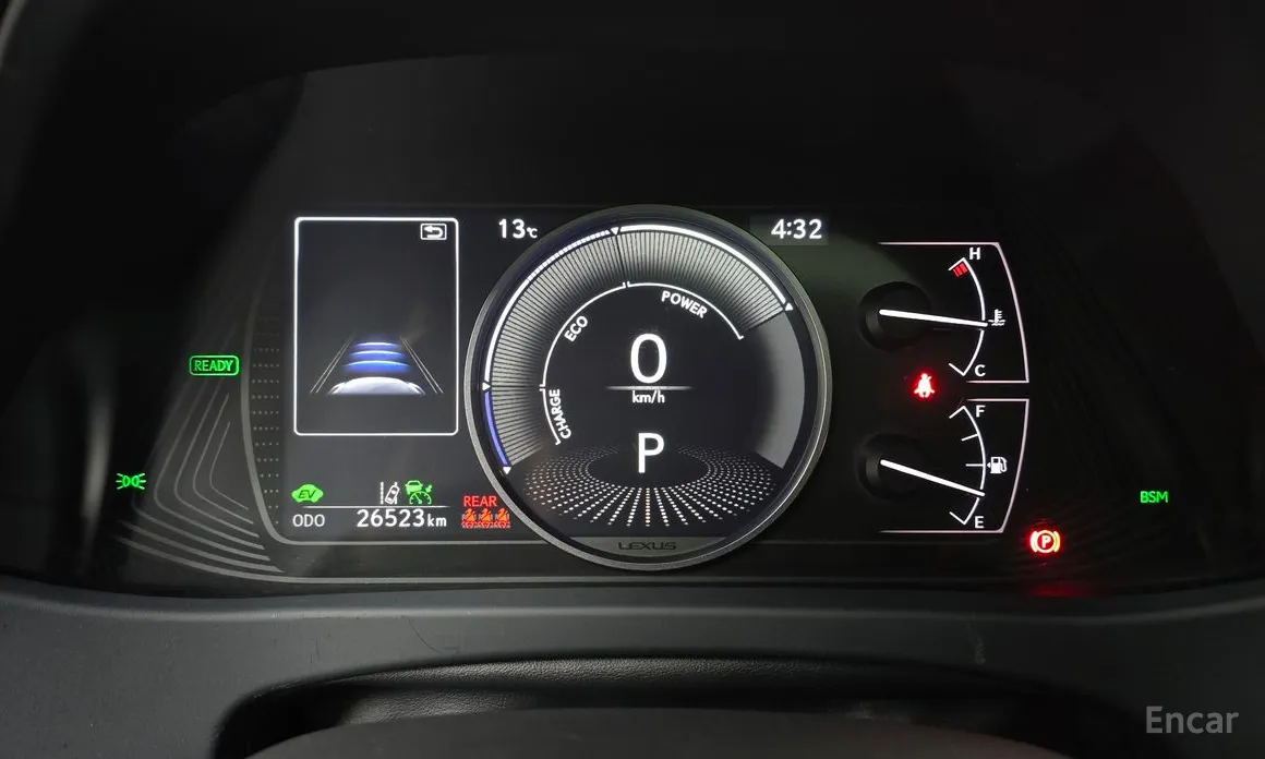 Фото 8 - Lexus UX