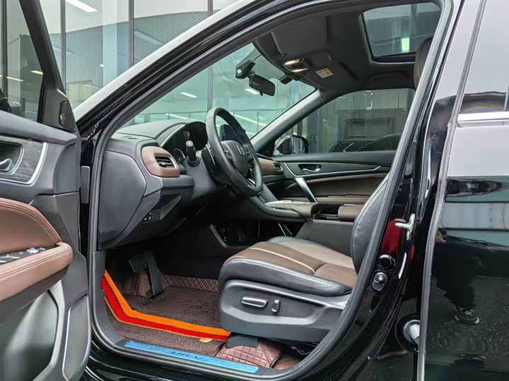 Фото 4 - Honda UR-V