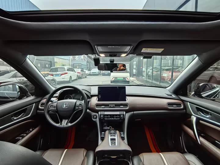 Фото 5 - Honda UR-V