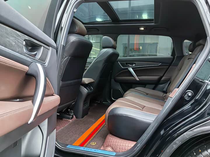 Фото 6 - Honda UR-V