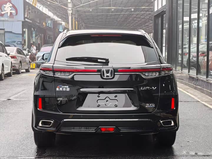 Фото 8 - Honda UR-V