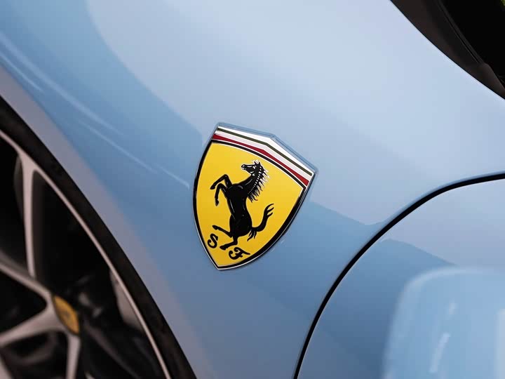 Фото 2 - Ferrari 296