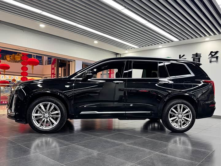 Фото 3 - Cadillac XT6