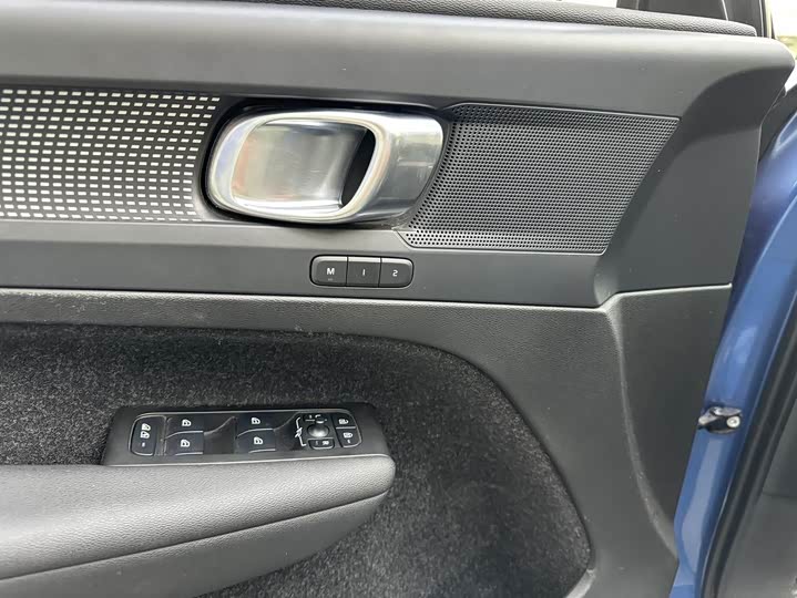 Фото 7 - Volvo XC40 EV