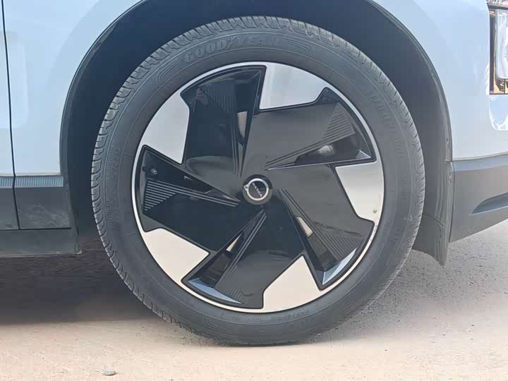 Фото 5 - Volvo EX30