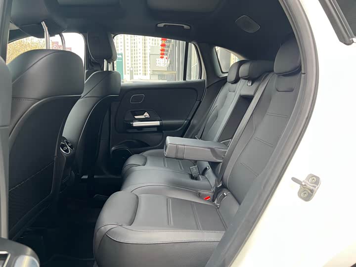 Photo 7 - Mercedes-Benz GLA-Class