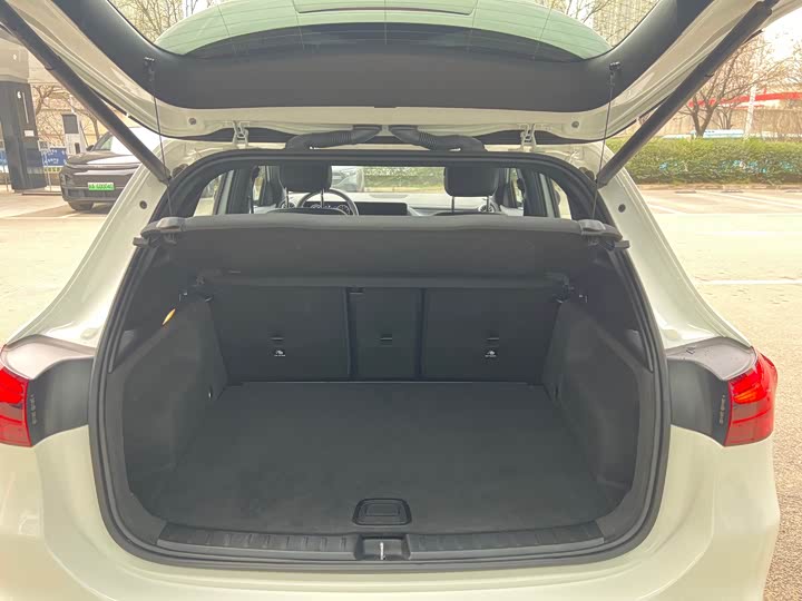 Photo 9 - Mercedes-Benz GLA-Class