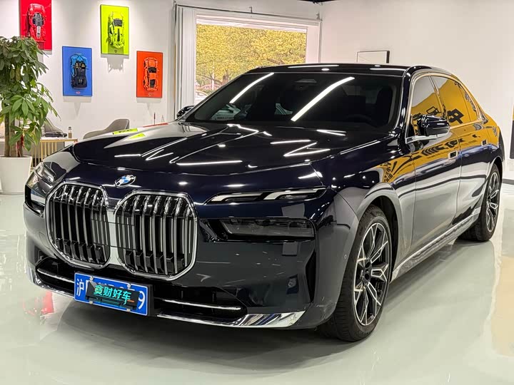 Фото 1 - BMW 7 Series