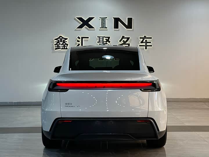 Фото 4 - Tesla Model Y