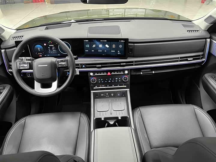 Photo 2 - Hyundai Santa Fe