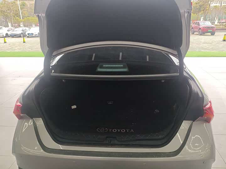 Фото 2 - Toyota Avalon