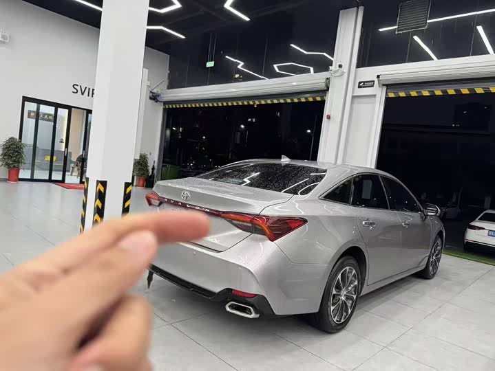 Фото 4 - Toyota Avalon