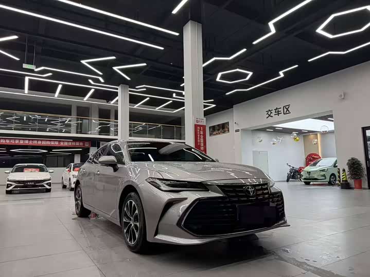 Фото 9 - Toyota Avalon