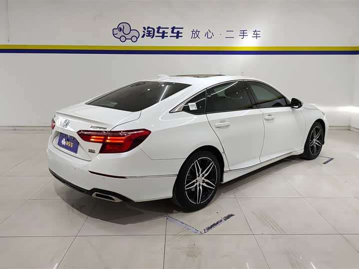 Фото 3 - Honda Inspire