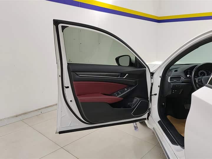 Фото 7 - Honda Inspire