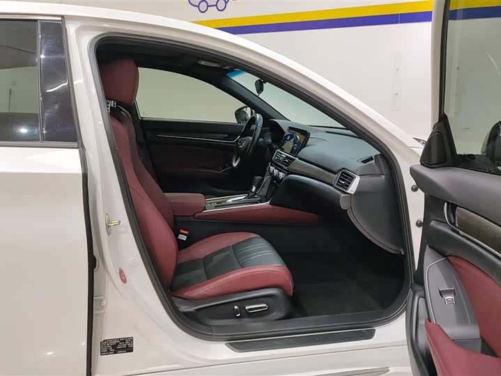 Фото 8 - Honda Inspire