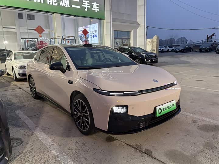 Photo 3 - Leapmotor B01