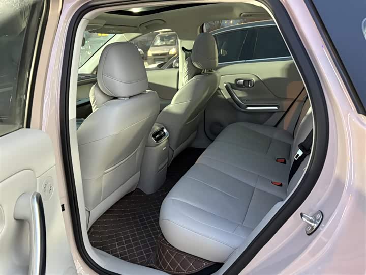 Photo 4 - Leapmotor B01