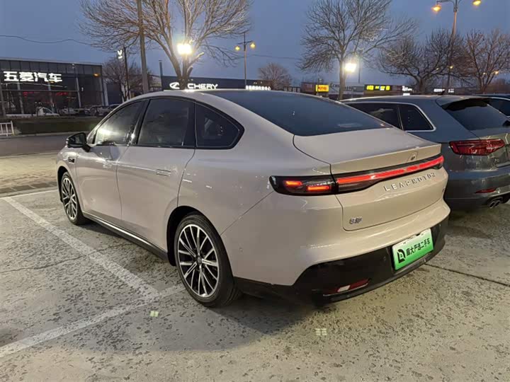 Photo 7 - Leapmotor B01