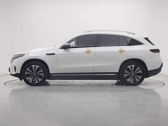 Фото 4 - Mercedes-Benz EQC