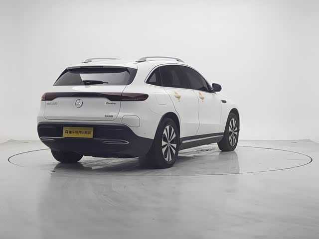 Фото 7 - Mercedes-Benz EQC