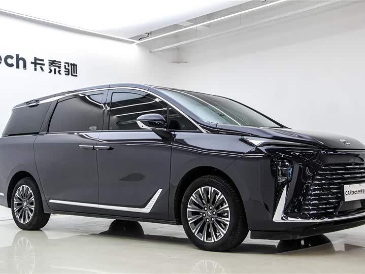 Фото 3 - Buick GL8 ES