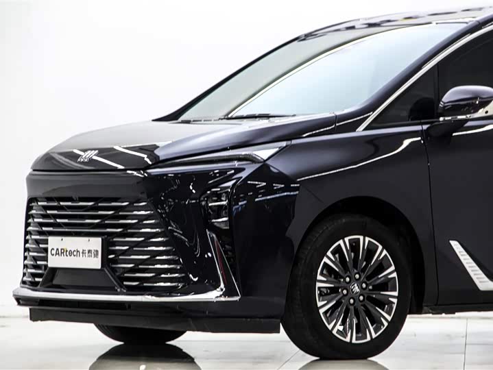 Фото 7 - Buick GL8 ES