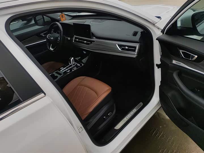 Фото 8 - Chery Tiggo 8