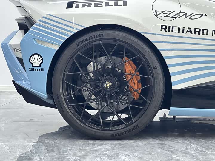 Фото 8 - Lamborghini Huracán