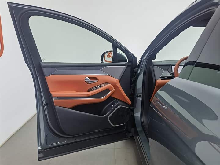 Фото 8 - BYD Tang L