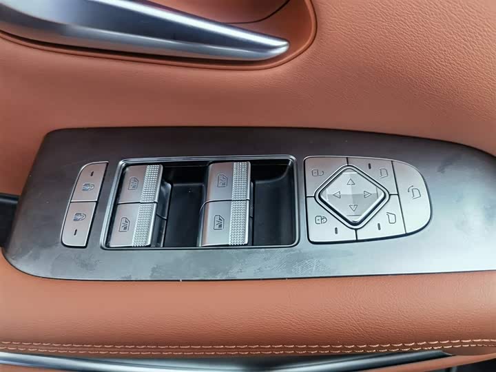 Фото 9 - BYD Tang L