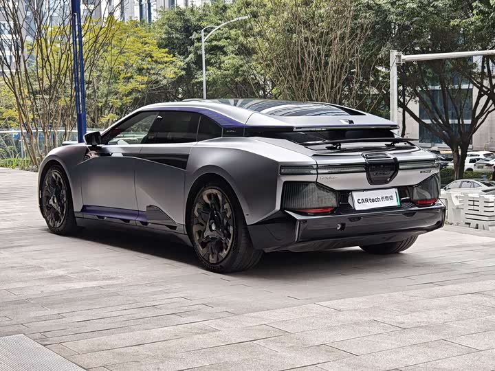 Фото 8 - HiPhi Z