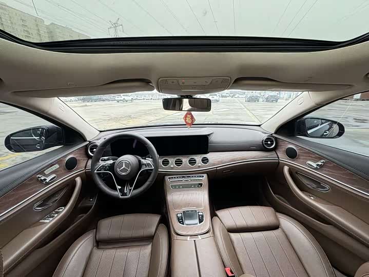 Фото 7 - Mercedes-Benz E-Class