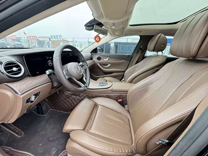 Фото 9 - Mercedes-Benz E-Class