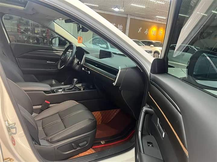 Фото 8 - Mazda CX-50