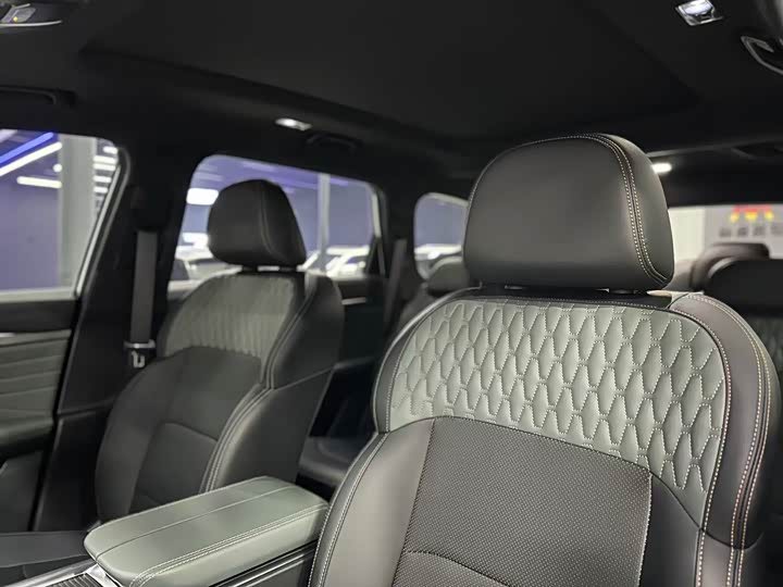 Фото 8 - Geely Okavango L