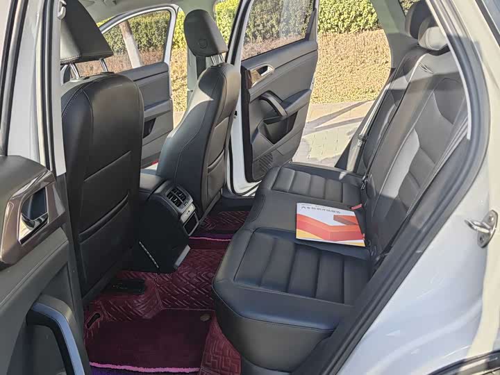 Фото 8 - Volkswagen Tharu