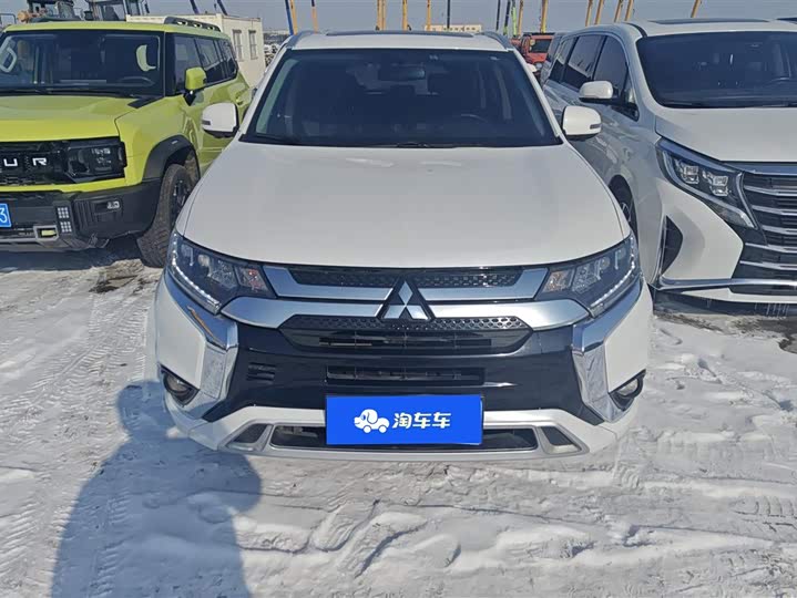 Фото 2 - Mitsubishi Outlander