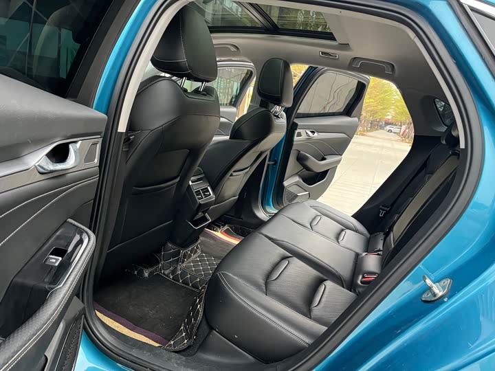 Фото 6 - Geely Preface