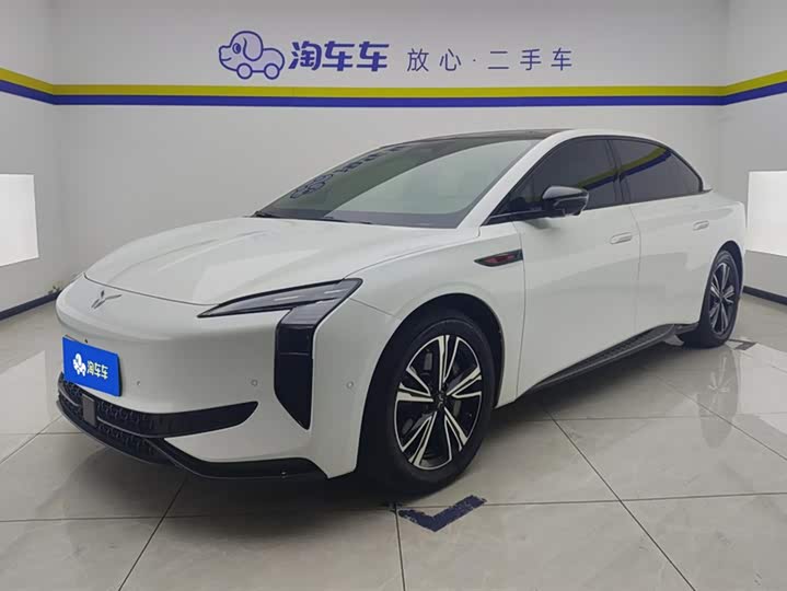 Photo 1 - Hongqi EH7