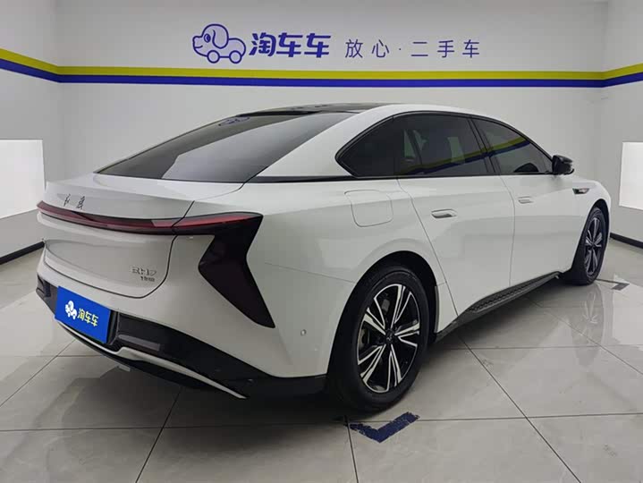 Photo 3 - Hongqi EH7