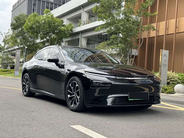 Фото 3 - XPeng P7