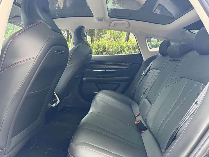 Фото 9 - XPeng P7