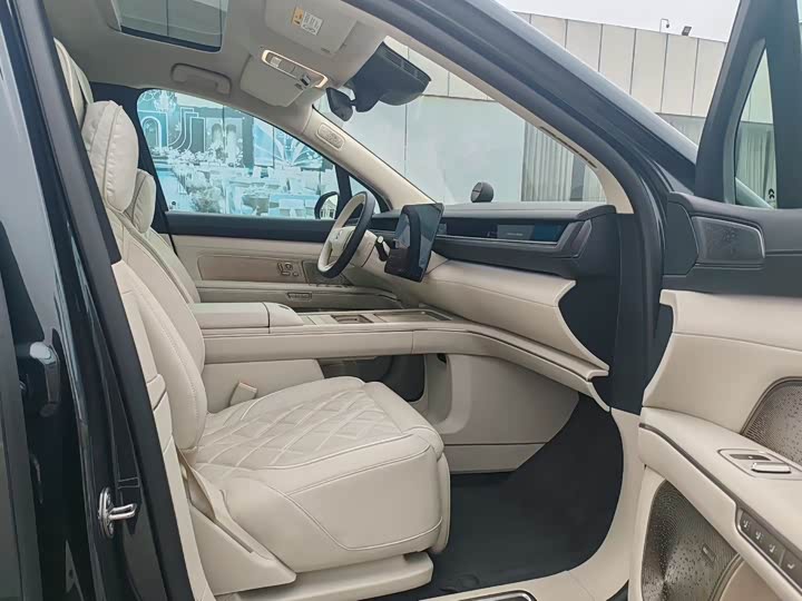 Фото 4 - Nio ES8