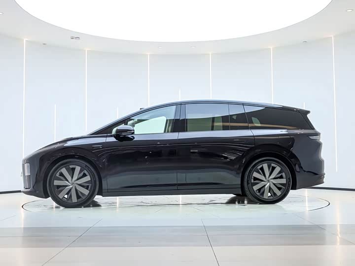 Фото 3 - LiXiang i8