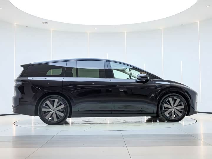 Фото 4 - LiXiang i8