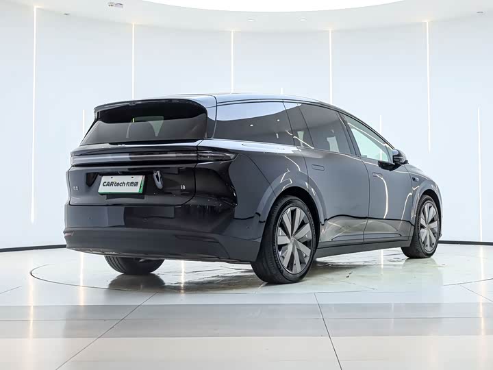 Фото 7 - LiXiang i8