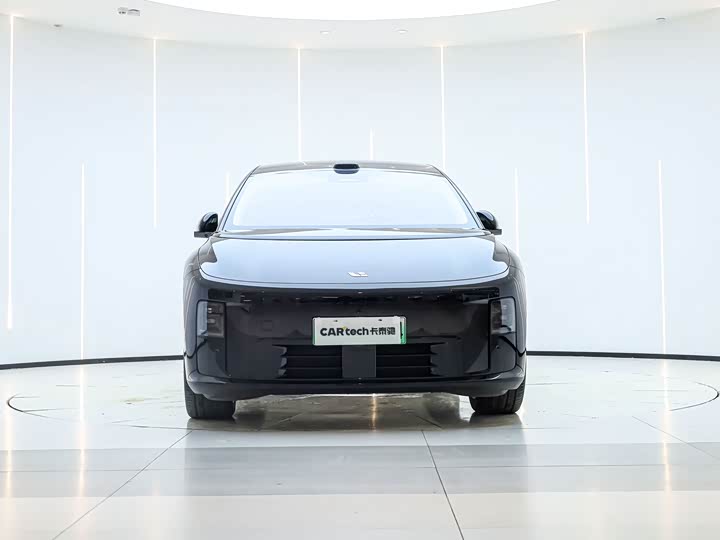 Фото 8 - LiXiang i8